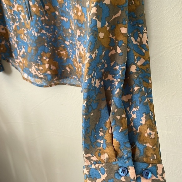 prAna Wild At Heart Blouse Keyhole Opening with Tie Size Medium Long Sleeves - Picture 4 of 16